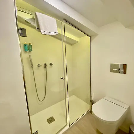 Artemisia Hotel 4*