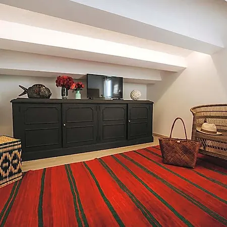 Artemisia Hotel