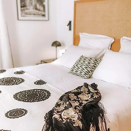 Artemisia Hotel 4*